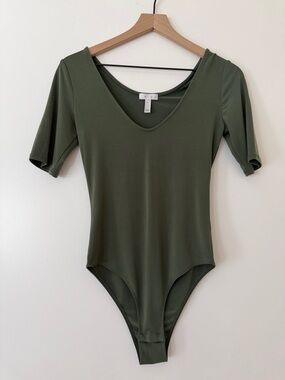 Leith Olive Green Scoop Neck Bodysuit Small Basic